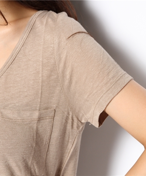 laule'a sunny side store（ラウレアサニーサイドストア）の「ベーシックVネックTee（Tシャツ/カットソー・レディース・オフホワイト/ベージュ・FREE）」の7枚目の写真