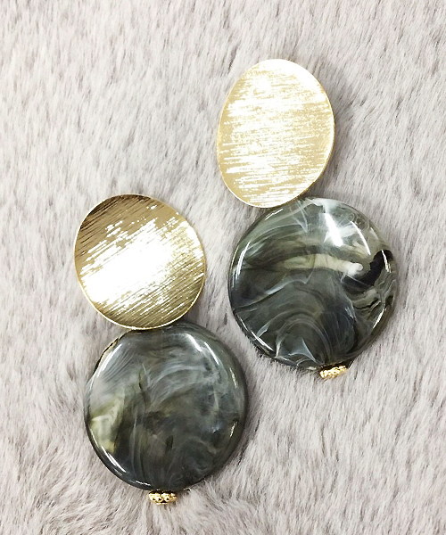 apres jour（アプレジュール）の「【apres jour×ARIAZ】ストーンプレートピアス（ピアス（両耳用）・レディース・スモークグレー/ライトブラウン/ダークパープル/オフホワイト/カーキ/ベージュ・FREE）」の14枚目の写真