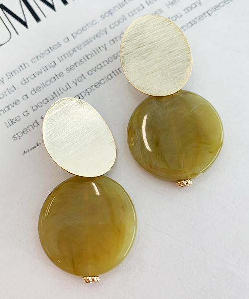 apres jour（アプレジュール）の「【apres jour×ARIAZ】ストーンプレートピアス（ピアス（両耳用）・レディース・スモークグレー/ライトブラウン/ダークパープル/オフホワイト/カーキ/ベージュ・FREE）」の15枚目の写真