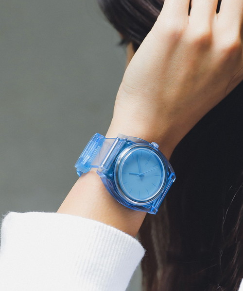 NIXON(ニクソン)の「THE TIME TELLER P【THE OUT LOUD Collection】(アナログ腕時計・レディース・ピンク/ブルー/ミント・ONE SIZE)」の3枚目の写真