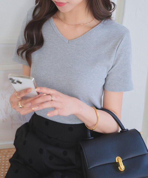 KOBE LETTUCE（コウベレタス）の「[ S M L ] 選べるタイプの細リブ半袖Tシャツ（Tシャツ/カットソー・レディース・ホワイト系その他/ベージュ系その他/その他/ブラック/カーキ/オフホワイト/ホワイト系その他2/その他1/グリーン/グレイッシュベージュ/グリーン系その他/ブルー系その他/ブラック系その他2/ネイビー/ブラック系その他/グリーン系その他4/グリーン系その他3/ブルー系その他2/ベージュ系その他2/グリーン系その他2/その他2/ブラウン系その他2/ブラウン系その他/グリーン系その他6/グリーン系その他7/ブラウン系その他3/グリーン系その他5/ベージュ系その他5/ベージュ系その他3/ベージュ系その他4/オレンジ系その他/オレンジ系その他3/オレンジ系その他2/ベージュ系/ホワイト系/ブラック系/ネイビー系/カーキ系/ベージュ系1/ラベンダー/ミント/ネイビー系1/ブラック系1/ホワイト系1/グリーン系1/パープル系/グリーン系/パープル系1/アイボリー系2/アイボリー系/アイボリー系1/ベージュ系3/ベージュ系4/ベージュ系2/杢グレー/ブラック系2/アイボリー系3/アイボリー系4/アイボリー系5/グリーン系2/グリーン系3/ホワイト系4/グレー系1/ホワイト系2/ホワイト系3/ブラック系3/ブラック系4/グレー系/グリーン系4・M/L/S）」の19枚目の写真