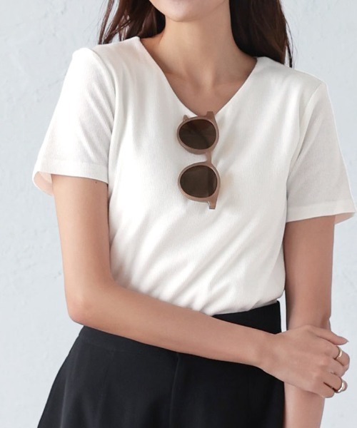 KOBE LETTUCE（コウベレタス）の「[ S M L ] 選べるタイプの細リブ半袖Tシャツ（Tシャツ/カットソー・レディース・ホワイト系その他/ベージュ系その他/その他/ブラック/カーキ/オフホワイト/ホワイト系その他2/その他1/グリーン/グレイッシュベージュ/グリーン系その他/ブルー系その他/ブラック系その他2/ネイビー/ブラック系その他/グリーン系その他4/グリーン系その他3/ブルー系その他2/ベージュ系その他2/グリーン系その他2/その他2/ブラウン系その他2/ブラウン系その他/グリーン系その他6/グリーン系その他7/ブラウン系その他3/グリーン系その他5/ベージュ系その他5/ベージュ系その他3/ベージュ系その他4/オレンジ系その他/オレンジ系その他3/オレンジ系その他2/ベージュ系/ホワイト系/ブラック系/ネイビー系/カーキ系/ベージュ系1/ラベンダー/ミント/ネイビー系1/ブラック系1/ホワイト系1/グリーン系1/パープル系/グリーン系/パープル系1/アイボリー系2/アイボリー系/アイボリー系1/ベージュ系3/ベージュ系4/ベージュ系2/杢グレー/ブラック系2/アイボリー系3/アイボリー系4/アイボリー系5/グリーン系2/グリーン系3/ホワイト系4/グレー系1/ホワイト系2/ホワイト系3/ブラック系3/ブラック系4/グレー系/グリーン系4・M/L/S）」の5枚目の写真