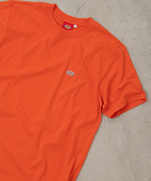 Dickies(ディッキーズ)の「∴WEGO/Dickies 別注ワッペン刺繍Tシャツ(Tシャツ/カットソー・メンズ・ホワイト/ブラック/パープル/オレンジ/イエロー・MEDIUM/LARGE)」の1枚目の写真