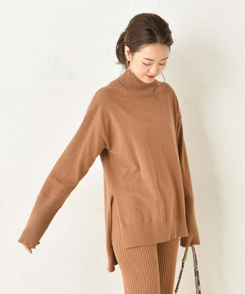 DouDou(ドゥドゥ)の「ニットアップタートル(ニット/セーター・レディース・オフホワイト/ブラック/キャメル・FREE)」の3枚目の写真