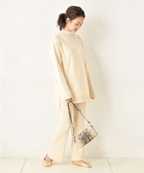 DouDou(ドゥドゥ)の「ニットアップタートル(ニット/セーター・レディース・オフホワイト/ブラック/キャメル・FREE)」の16枚目の写真