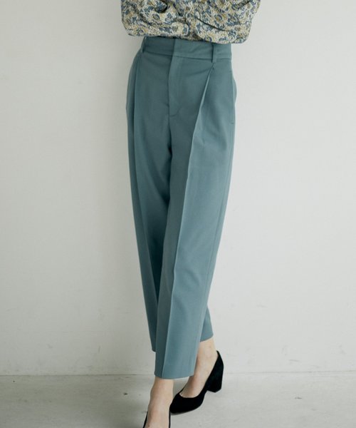 EMMA LIMBER(エマリンバー)の「Hight Waist Wide Pants(スラックス・レディース・ベージュ/ブルー・SMALL/MEDIUM)」の2枚目の写真