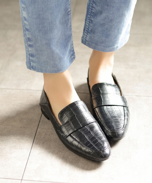 SESTO（セスト）の「かかとが踏めるコインローファー型押しパンプス（ローファー・レディース・ブラック/ブラウン/シルバー/アイボリー・LL/3L/S/M/L）」の6枚目の写真