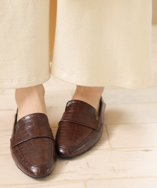 SESTO（セスト）の「かかとが踏めるコインローファー型押しパンプス（ローファー・レディース・ブラック/ブラウン/シルバー/アイボリー・LL/3L/S/M/L）」の10枚目の写真