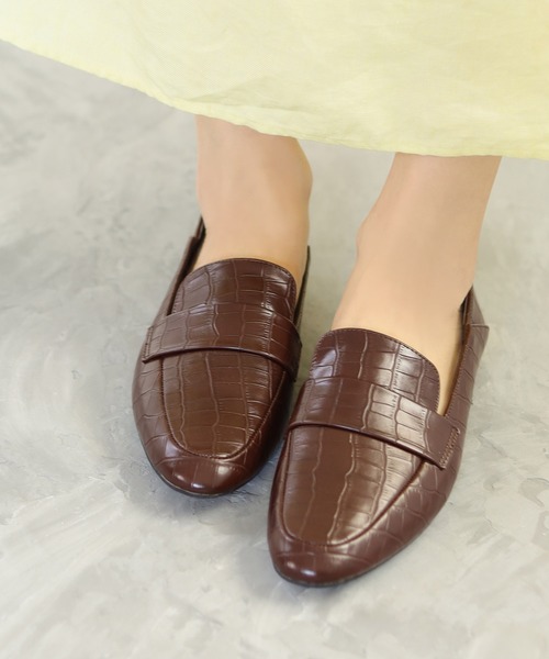 SESTO（セスト）の「かかとが踏めるコインローファー型押しパンプス（ローファー・レディース・ブラック/ブラウン/シルバー/アイボリー・LL/3L/S/M/L）」の13枚目の写真