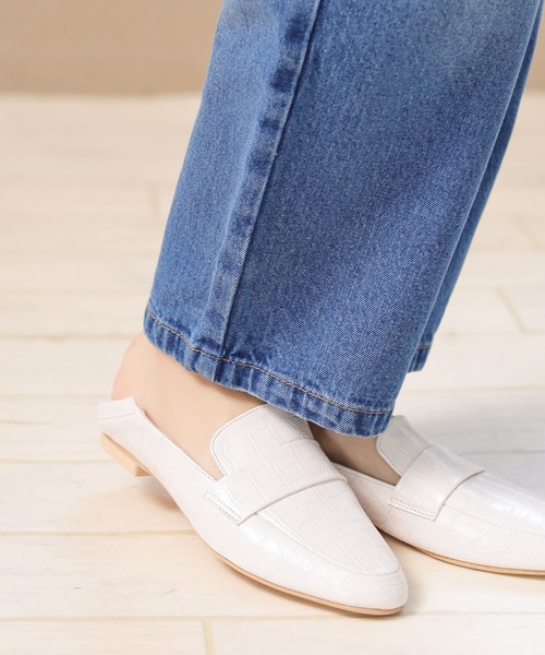 セール】かかとが踏めるコインローファー型押しパンプス