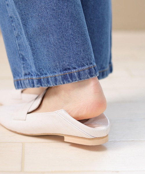 SESTO（セスト）の「かかとが踏めるコインローファー型押しパンプス（ローファー・レディース・ブラック/ブラウン/シルバー/アイボリー・LL/3L/S/M/L）」の17枚目の写真