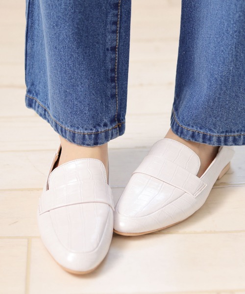 SESTO（セスト）の「かかとが踏めるコインローファー型押しパンプス（ローファー・レディース・ブラック/ブラウン/シルバー/アイボリー・LL/3L/S/M/L）」の18枚目の写真