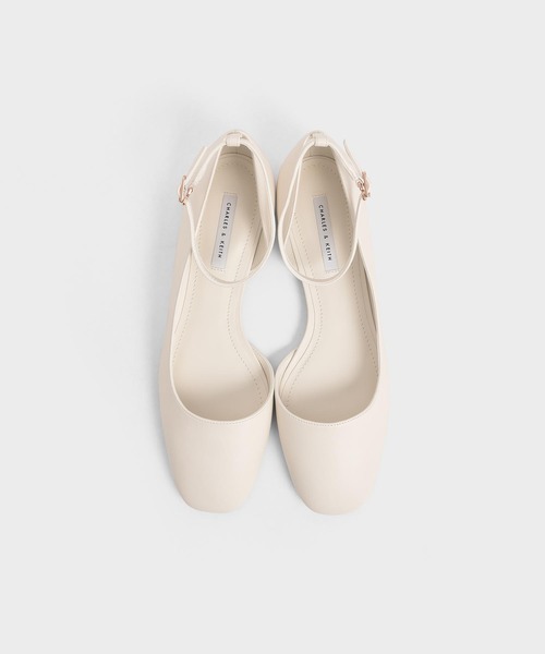 CHARLES & KEITH(チャールズ & キース)の「アンクルストラップ ドルセイフラット / Ankle Strap D'Orsay Flats(パンプス・レディース・ブラック/オフホワイト/レンガ・22.5cm/23cm/23.5cm/24.5cm/25cm/25.5cm)」の7枚目の写真