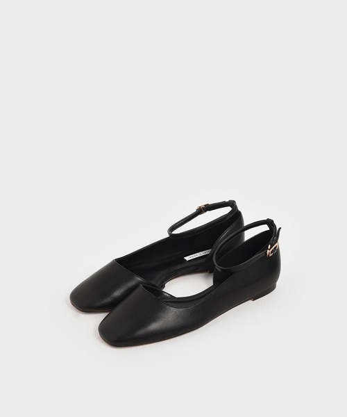 CHARLES & KEITH(チャールズ & キース)の「アンクルストラップ ドルセイフラット / Ankle Strap D'Orsay Flats(パンプス・レディース・ブラック/オフホワイト/レンガ・22.5cm/23cm/23.5cm/24.5cm/25cm/25.5cm)」の9枚目の写真