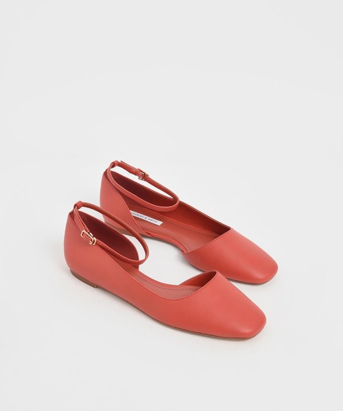 CHARLES & KEITH(チャールズ & キース)の「アンクルストラップ ドルセイフラット / Ankle Strap D'Orsay Flats(パンプス・レディース・ブラック/オフホワイト/レンガ・22.5cm/23cm/23.5cm/24.5cm/25cm/25.5cm)」の13枚目の写真