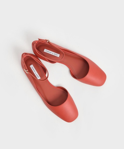 CHARLES & KEITH(チャールズ & キース)の「アンクルストラップ ドルセイフラット / Ankle Strap D'Orsay Flats(パンプス・レディース・ブラック/オフホワイト/レンガ・22.5cm/23cm/23.5cm/24.5cm/25cm/25.5cm)」の15枚目の写真