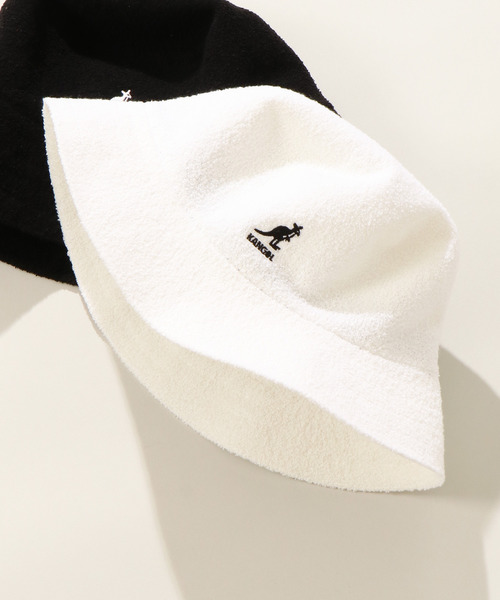KANGOL(カンゴール)の「KANGOL バミューダバケットハット(ハット・レディース・ホワイト/ブラック・L/M)」の1枚目の写真