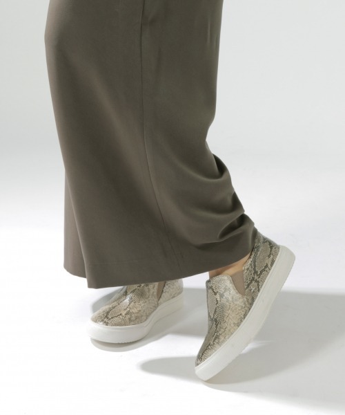 BAYFLOW(ベイフロー)の「Vネックコンビネゾン(サロペット/オーバーオール・レディース・ブラウン/ライトブルー・SMALL/MEDIUM)」の10枚目の写真