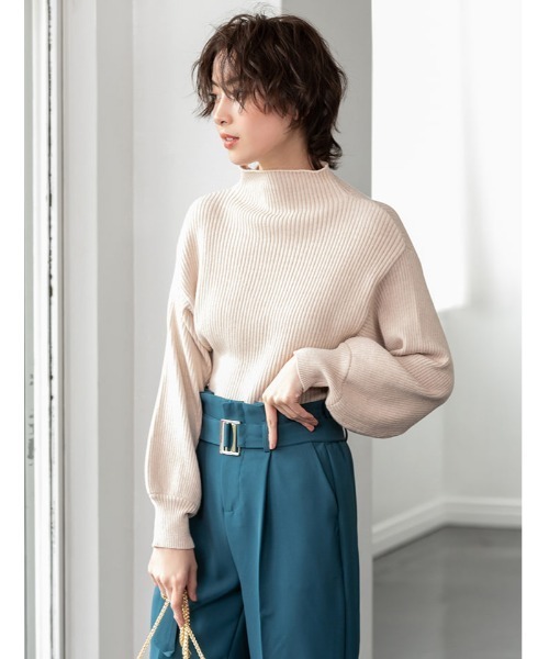 fifth（フィフス）の「ボトルネックボリューム袖リブニット（ニット/セーター・レディース・ベージュ/ライトグリーン・MEDIUM）」の2枚目の写真