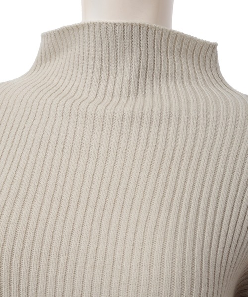 fifth（フィフス）の「ボトルネックボリューム袖リブニット（ニット/セーター・レディース・ベージュ/ライトグリーン・MEDIUM）」の7枚目の写真