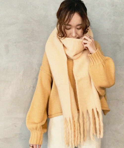 Cheek(チーク)の「ブークレもこもこマフラー(マフラー・レディース・グレイッシュベージュ/オフホワイト/オレンジ/ブルー・FREE)」の9枚目の写真