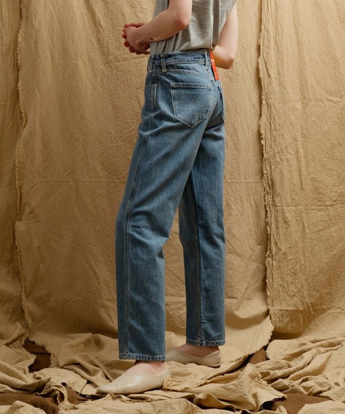 Levi's(リーバイス)の「Levi's(R)RED LOOSE STRAIGHT MIDDAY BREAK(デニムパンツ・レディース・インディゴブルー・23inch/24inch/25inch/26inch/27inch/28inch/29inch/30inch)」の18枚目の写真