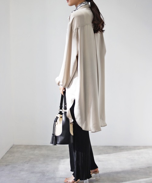 4youstory（フォーユーストーリー）の「サテンミニプリーツパンツ（その他パンツ・レディース・ブラック/パープル/グレイッシュベージュ/ブルー・MEDIUM）」の7枚目の写真