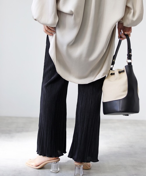 4youstory（フォーユーストーリー）の「サテンミニプリーツパンツ（その他パンツ・レディース・ブラック/パープル/グレイッシュベージュ/ブルー・MEDIUM）」の9枚目の写真