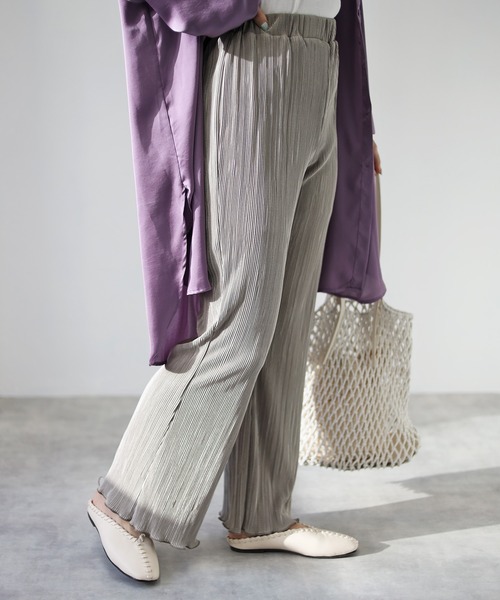 4youstory（フォーユーストーリー）の「サテンミニプリーツパンツ（その他パンツ・レディース・ブラック/パープル/グレイッシュベージュ/ブルー・MEDIUM）」の5枚目の写真