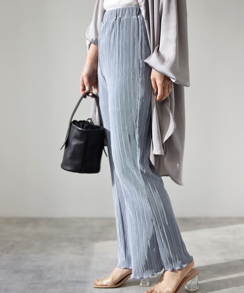 4youstory（フォーユーストーリー）の「サテンミニプリーツパンツ（その他パンツ・レディース・ブラック/パープル/グレイッシュベージュ/ブルー・MEDIUM）」の8枚目の写真