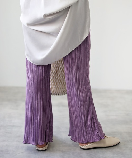 4youstory（フォーユーストーリー）の「サテンミニプリーツパンツ（その他パンツ・レディース・ブラック/パープル/グレイッシュベージュ/ブルー・MEDIUM）」の6枚目の写真