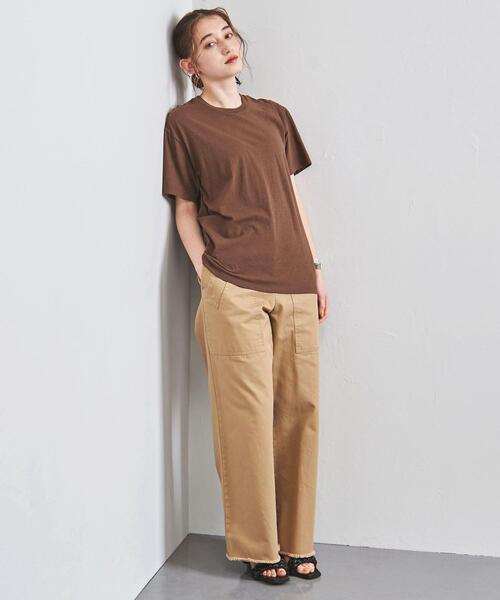 HANES(ヘインズ)の「別注<Hanes(ヘインズ)>クルーネック Tシャツ◆(Tシャツ/カットソー・レディース・ホワイト/ブラウン/ライトピンク・SMALL/MEDIUM)」の2枚目の写真