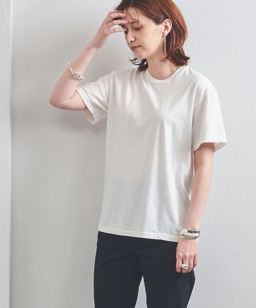 HANES(ヘインズ)の「別注<Hanes(ヘインズ)>クルーネック Tシャツ◆(Tシャツ/カットソー・レディース・ホワイト/ブラウン/ライトピンク・SMALL/MEDIUM)」の1枚目の写真