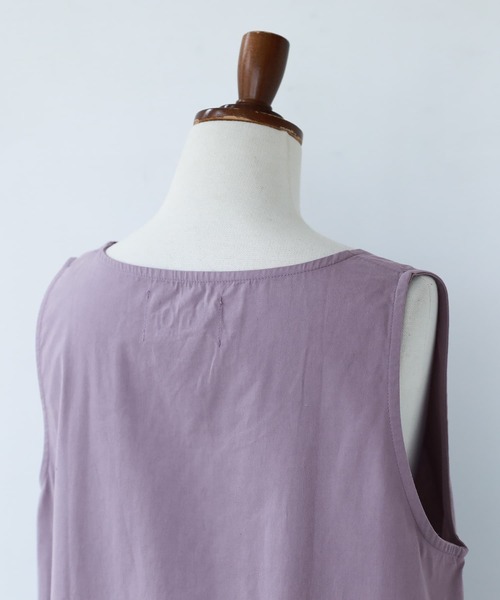 n'OrLABEL(ノアールレーベル)の「『コットンシャツ生地ロングタンク』(タンクトップ・レディース・ラベンダー/カーキ/レッド/ホワイト/ブラック/チャコール・1/2)」の14枚目の写真