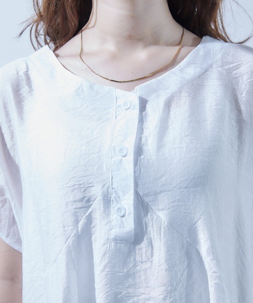 toucher du brise(トゥシェドブリーズ)の「【上品な光沢素材】フロントボタンフレンチスリーブトップス(シャツ/ブラウス・レディース・ホワイト/ブラック/ブラウン・M)」の8枚目の写真
