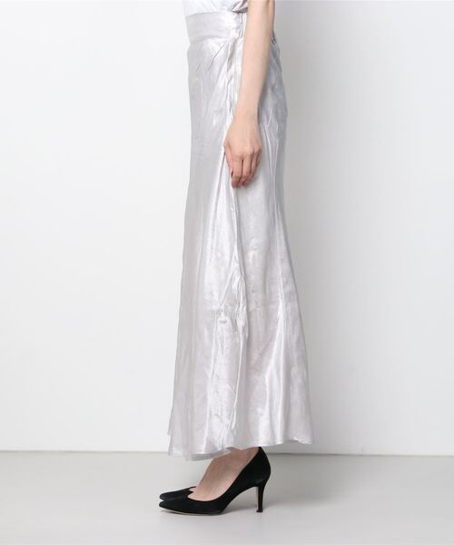 atmos pink(アトモスピンク)の「atmos pink サテン マーメイドスカート(スカート・レディース・シルバー/ベージュ・FREE)」の4枚目の写真