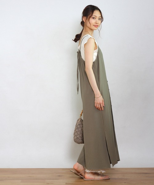 Crisp yours(クリスプユアーズ)の「【WEB限定】バックリボンストレートワンピース(ワンピース・レディース・ブラック/カーキ・FREE)」の4枚目の写真