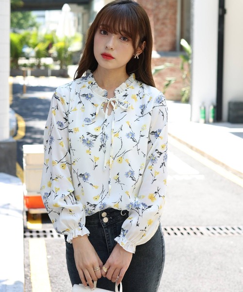 Amulet(アミュレット)の「花柄ネックリボンブラウス(シャツ/ブラウス・レディース・ブラック/イエロー/ブルー・M/XL/L)」の8枚目の写真