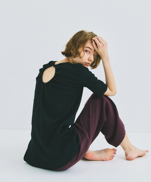 UNITED TOKYO（ユナイテッドトウキョウ）の「beautility　リバーテレコバックギャザートップス（Tシャツ/カットソー・レディース・ブラック/ブルー/グリーン・FREE）」の2枚目の写真