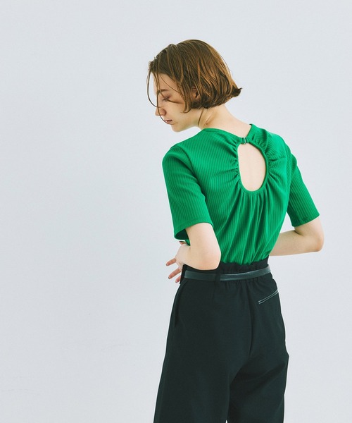 UNITED TOKYO（ユナイテッドトウキョウ）の「beautility　リバーテレコバックギャザートップス（Tシャツ/カットソー・レディース・ブラック/ブルー/グリーン・FREE）」の19枚目の写真