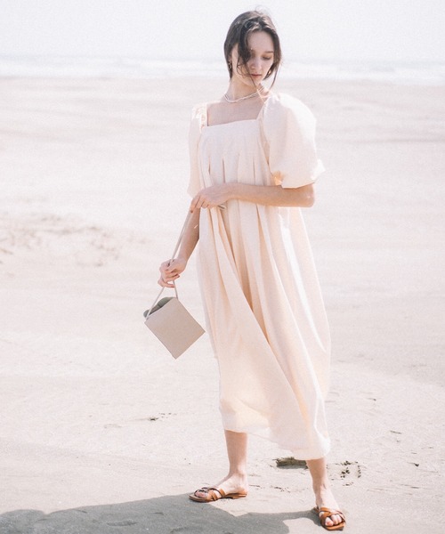 CAMILLE EAU（カミーユオー）の「ボリュームスリーブサックワンピース（ワンピース・レディース・ブラック/アイボリー・MEDIUM）」の2枚目の写真