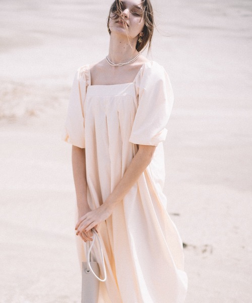 CAMILLE EAU（カミーユオー）の「ボリュームスリーブサックワンピース（ワンピース・レディース・ブラック/アイボリー・MEDIUM）」の3枚目の写真