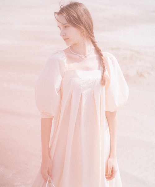 CAMILLE EAU（カミーユオー）の「ボリュームスリーブサックワンピース（ワンピース・レディース・ブラック/アイボリー・MEDIUM）」の4枚目の写真