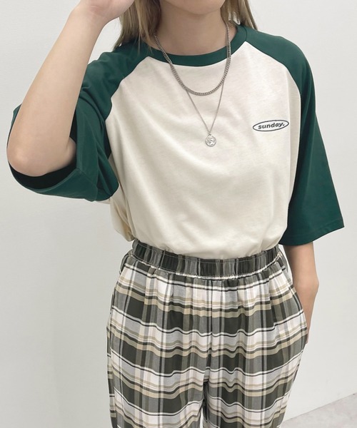 apres jour（アプレジュール）の「ラグランTシャツ【ZOZOTOWN限定アイテム】（Tシャツ/カットソー・レディース・ネイビー/グリーン/マスタード・X-LARGE/フリー）」の4枚目の写真