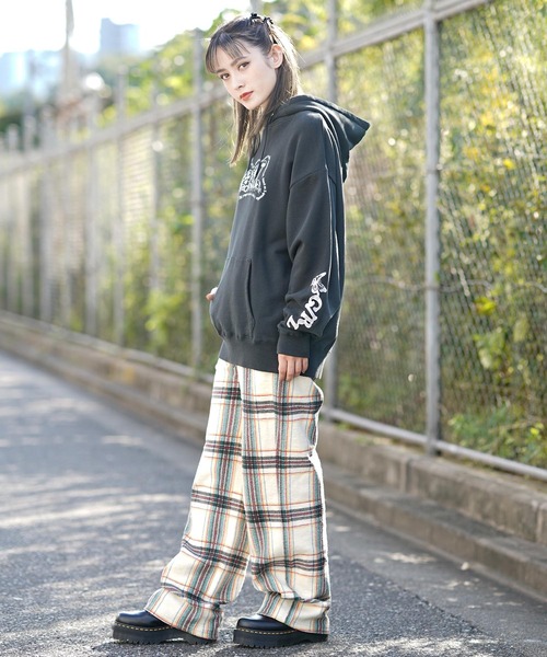 X-girl(エックスガール)の「FLOWERS LOGO SWEAT HOODIE(パーカー・レディース・ライトパープル/オリーブ/チャコール・S/XL/M/L)」の21枚目の写真