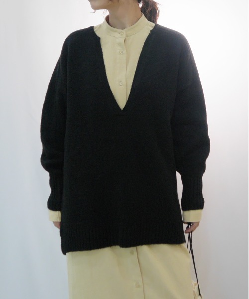 AZUL ENCANTO（アズールエンカント）の「杢ストレッチ スウェットライク キーネック ニット（ニット/セーター・レディース・ブラック/グレー/オフホワイト・FREE）」の11枚目の写真