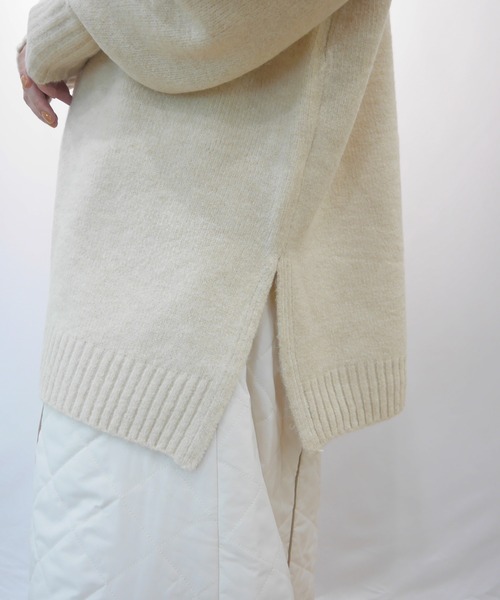 AZUL ENCANTO（アズールエンカント）の「杢ストレッチ スウェットライク キーネック ニット（ニット/セーター・レディース・ブラック/グレー/オフホワイト・FREE）」の21枚目の写真