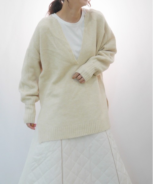 AZUL ENCANTO（アズールエンカント）の「杢ストレッチ スウェットライク キーネック ニット（ニット/セーター・レディース・ブラック/グレー/オフホワイト・FREE）」の7枚目の写真