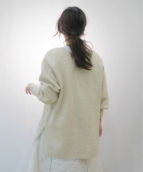 AZUL ENCANTO（アズールエンカント）の「杢ストレッチ スウェットライク キーネック ニット（ニット/セーター・レディース・ブラック/グレー/オフホワイト・FREE）」の19枚目の写真