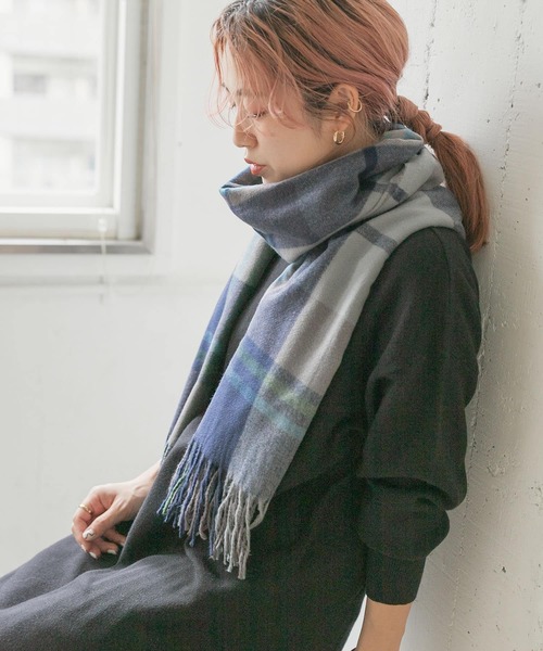 ITEMS URBANRESEARCH(アイテムズ アーバンリサーチ)の「チェックストール(ストール/ショール・レディース・グレー/パープル/ブルー・ONE)」の2枚目の写真